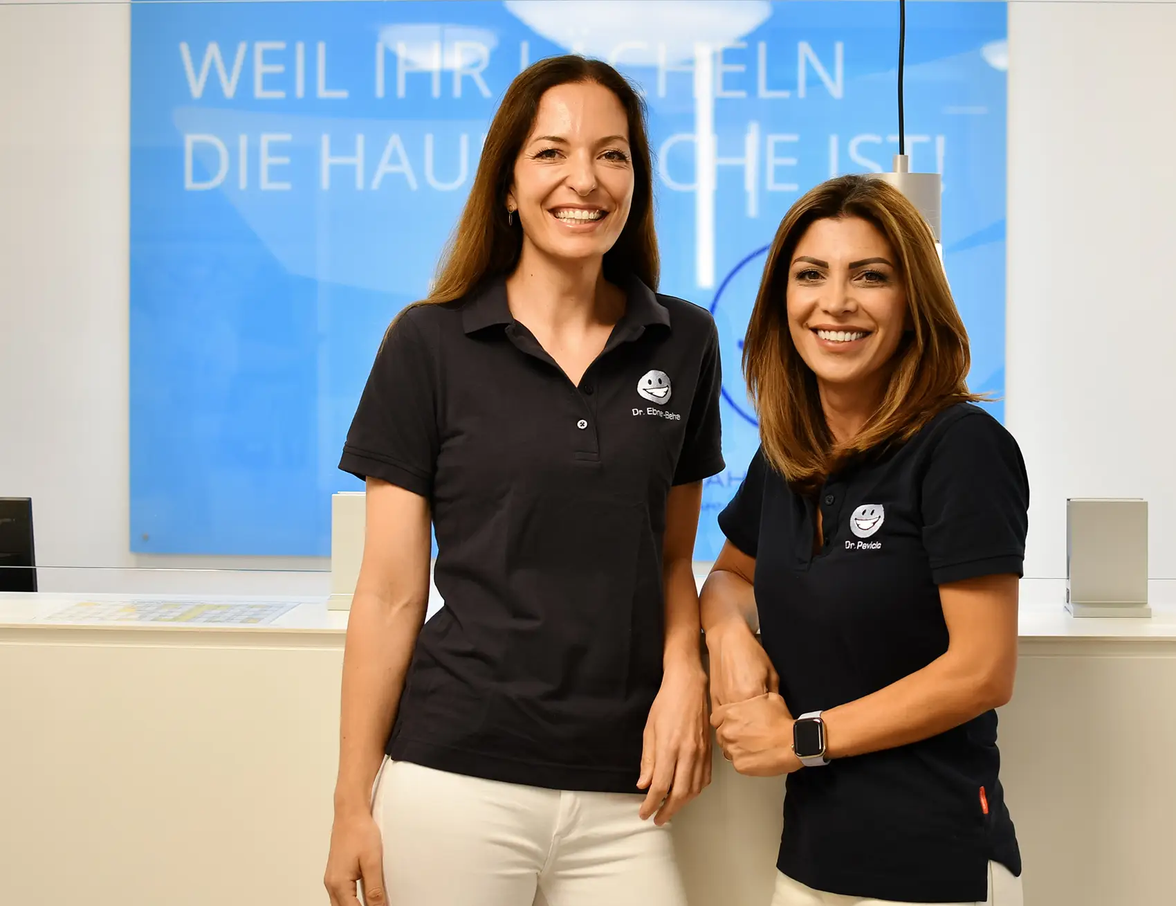 Dr. Donya Pavičić und Dr. Ann-Kathrin Ebner-Beha, Praxisinhaberinnen der Zahnärzte VS